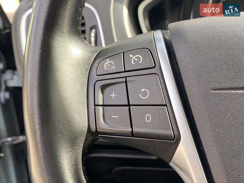 Хэтчбек Volvo V40 Cross Country 2017 в Николаеве фото 42 Хэтчбек Volvo V40 Cross Country 2017 в Николаеве