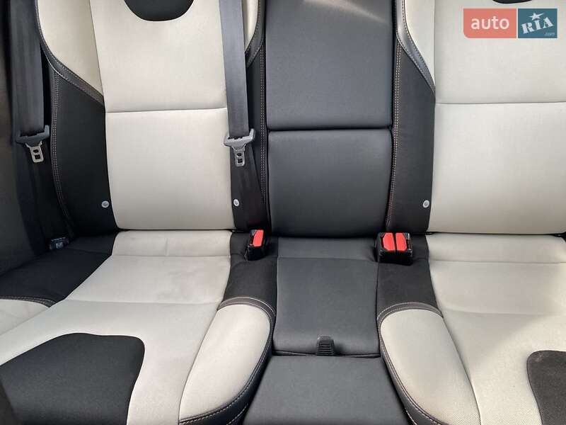 Хэтчбек Volvo V40 Cross Country 2017 в Николаеве фото 55 Хэтчбек Volvo V40 Cross Country 2017 в Николаеве