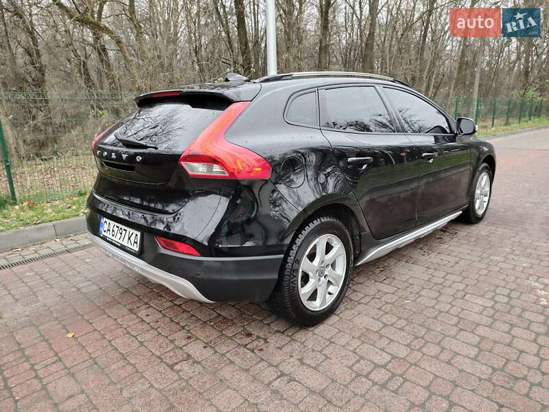 Хэтчбек Volvo V40 Cross Country 2014 в Киеве