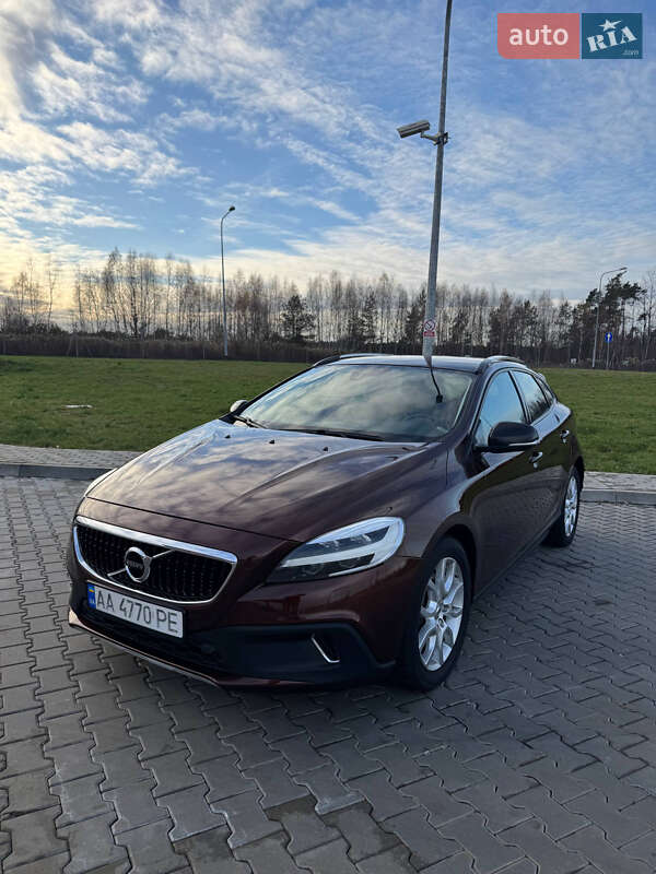 Хетчбек Volvo V40 Cross Country 2016 в Києві