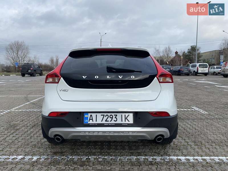 Хетчбек Volvo V40 Cross Country 2019 в Києві