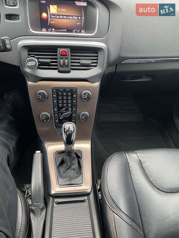 Хетчбек Volvo V40 Cross Country 2019 в Києві