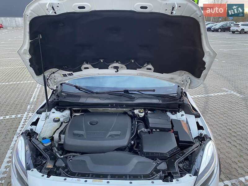 Хетчбек Volvo V40 Cross Country 2019 в Києві
