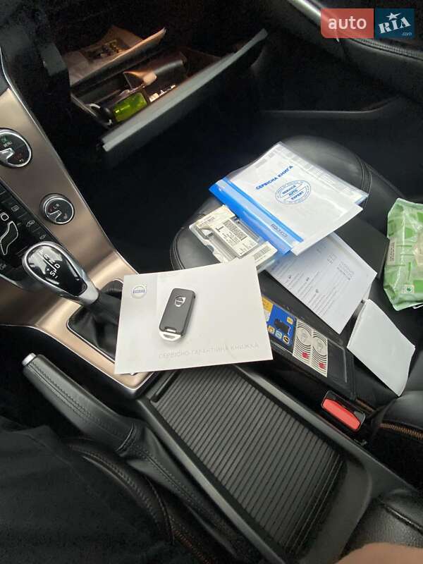 Хетчбек Volvo V40 Cross Country 2019 в Києві