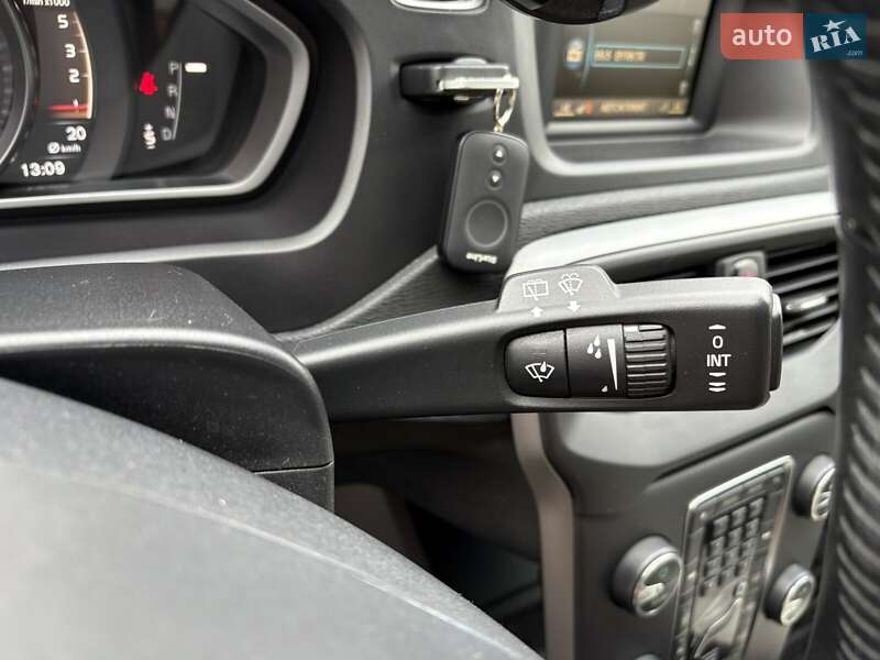 Хетчбек Volvo V40 Cross Country 2017 в Миколаєві