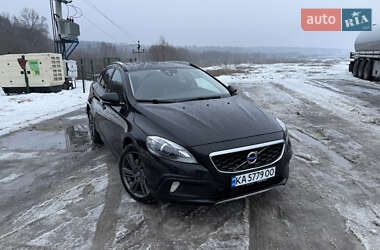 Хэтчбек Volvo V40 Cross Country 2015 в Киеве