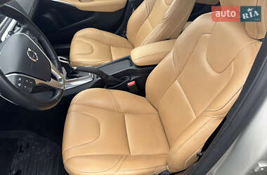 Хетчбек Volvo V40 Cross Country 2016 в Луцьку