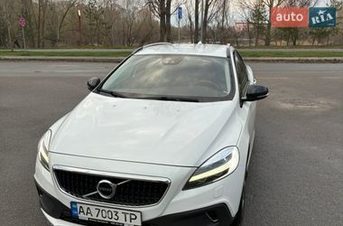 Хэтчбек Volvo V40 Cross Country 2018 в Киеве