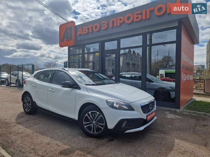 Volvo V40 Cross Country 2013