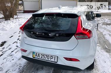 Хэтчбек Volvo V40 2014 в Киеве