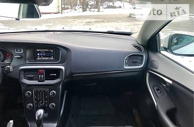 Хэтчбек Volvo V40 2014 в Киеве