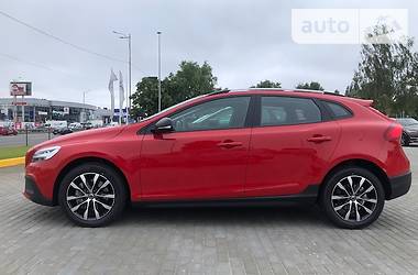 Хэтчбек Volvo V40 2019 в Киеве