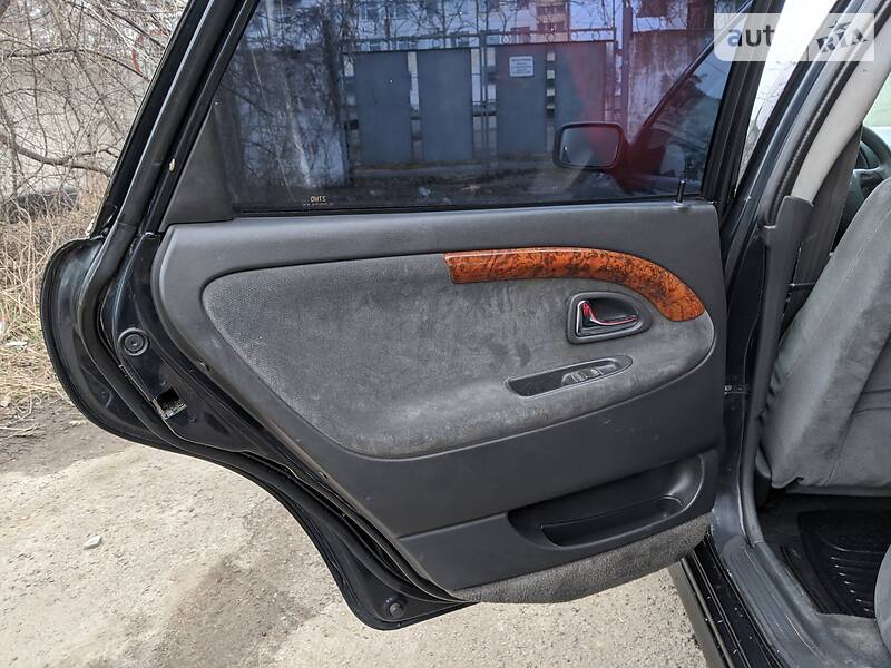 Універсал Volvo V40 1997 в Львові
