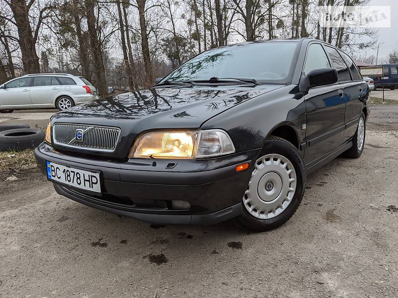 Універсал Volvo V40 1997 в Львові
