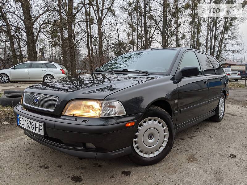 Універсал Volvo V40 1997 в Львові