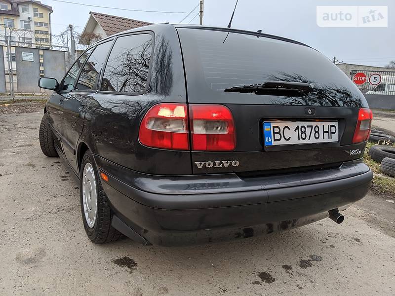 Універсал Volvo V40 1997 в Львові