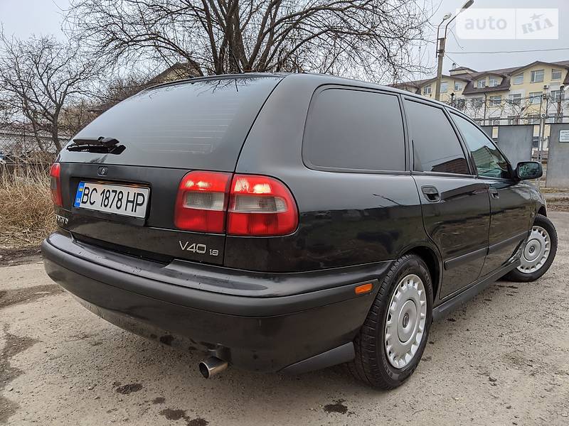 Універсал Volvo V40 1997 в Львові