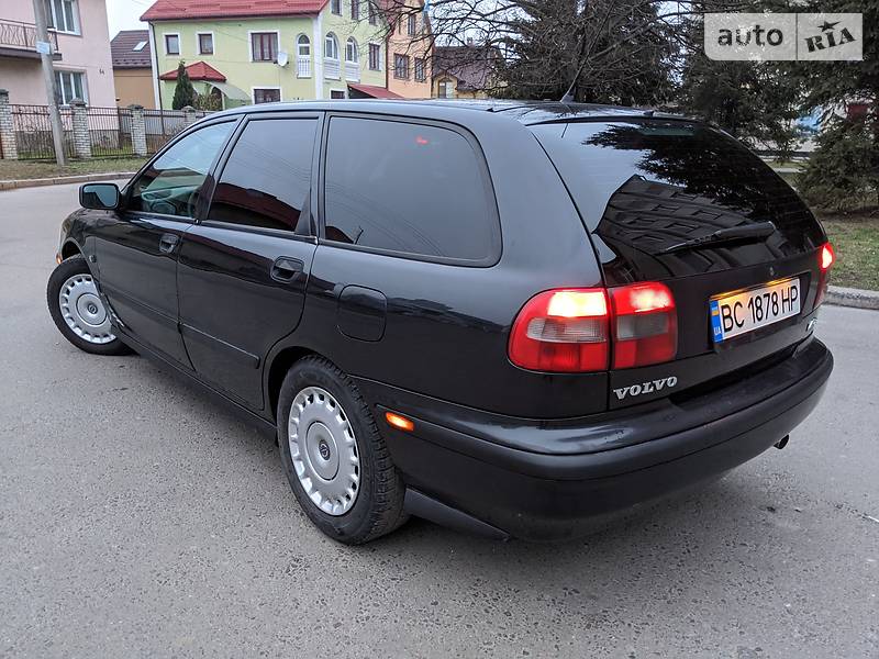 Універсал Volvo V40 1997 в Львові