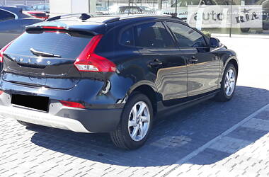 Хетчбек Volvo V40 2015 в 