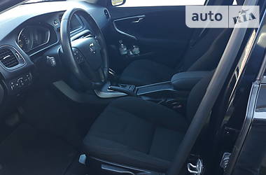 Хетчбек Volvo V40 2015 в 
