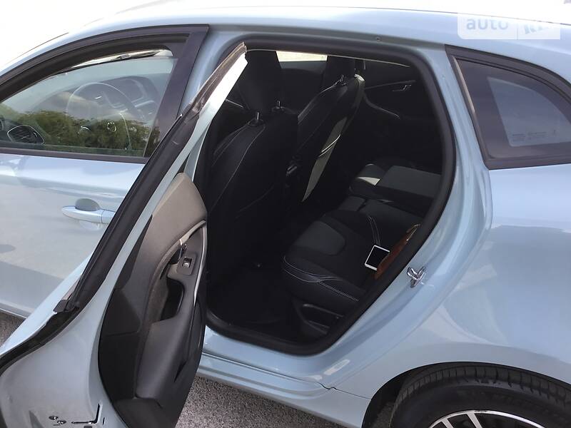 Хетчбек Volvo V40 2016 в Тернополі фото 22 Хетчбек Volvo V40 2016 в Тернополі