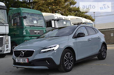 Универсал Volvo V40 2018 в Хусте