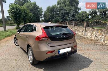 Хэтчбек Volvo V40 2015 в Бродах