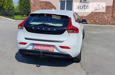 Хетчбек Volvo V40 2013 в Жовкві