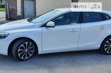 Хетчбек Volvo V40 2013 в Жовкві