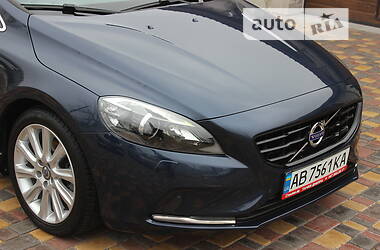 Хэтчбек Volvo V40 2015 в 