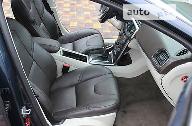 Хэтчбек Volvo V40 2015 в 