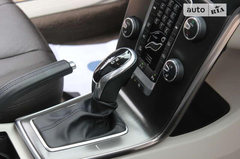 Хетчбек Volvo V40 2015 в Дніпрі фото 42 Хетчбек Volvo V40 2015 в Дніпрі