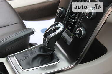 Хэтчбек Volvo V40 2015 в 