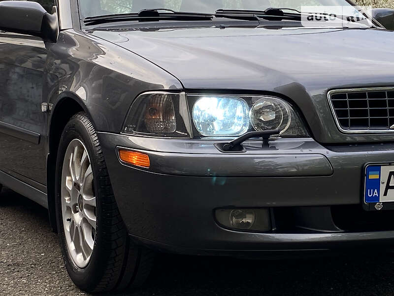 Универсал Volvo V40 2004 в Калуше