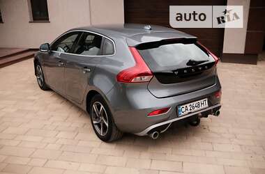 Хэтчбек Volvo V40 2015 в Киеве