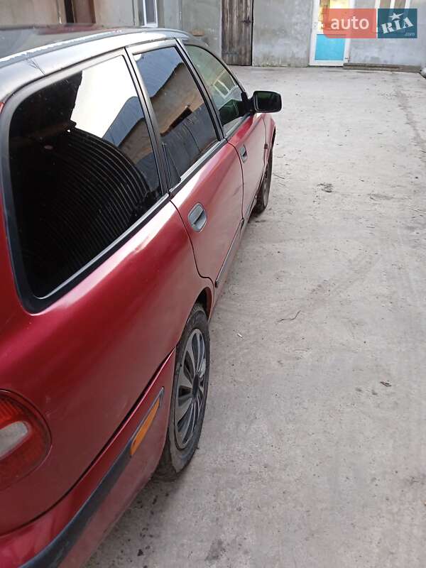 Универсал Volvo V40 1996 в Львове