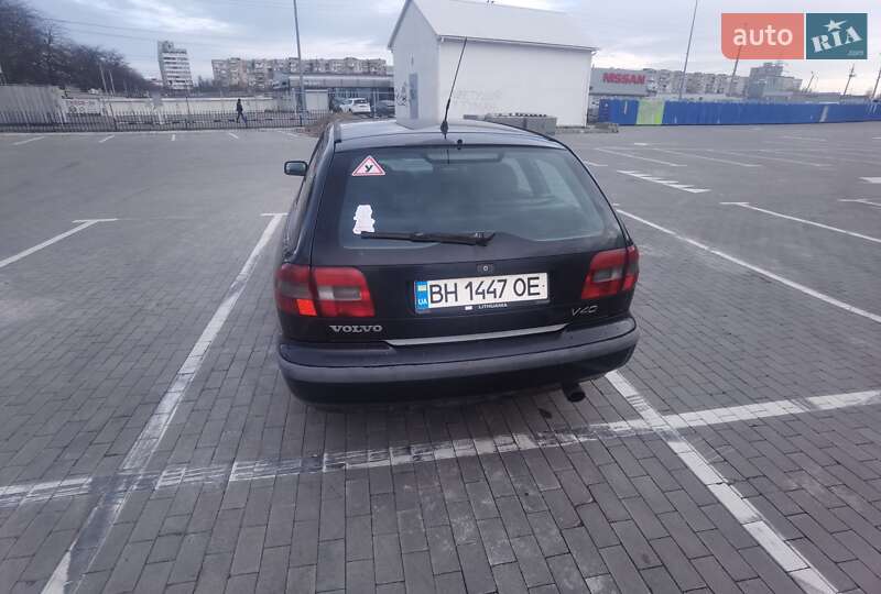 Универсал Volvo V40 1998 в Одессе