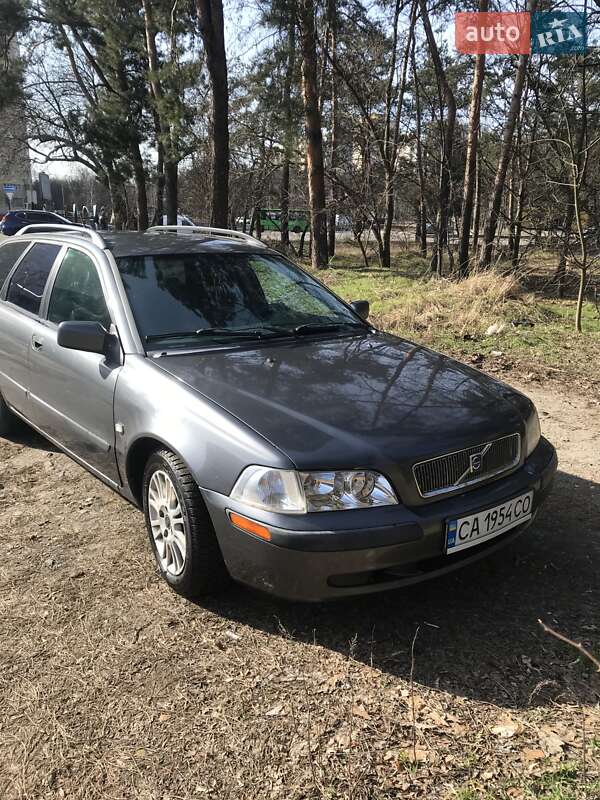 Volvo V40 2001