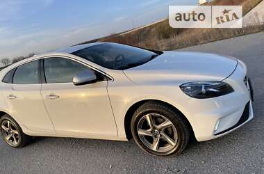 Хэтчбек Volvo V40 2015 в Тернополе