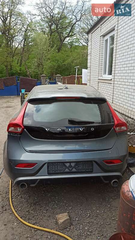 Volvo V40 2017