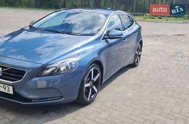 Volvo V40 2013