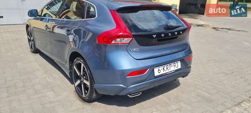 Хэтчбек Volvo V40 2013 в Маневичах