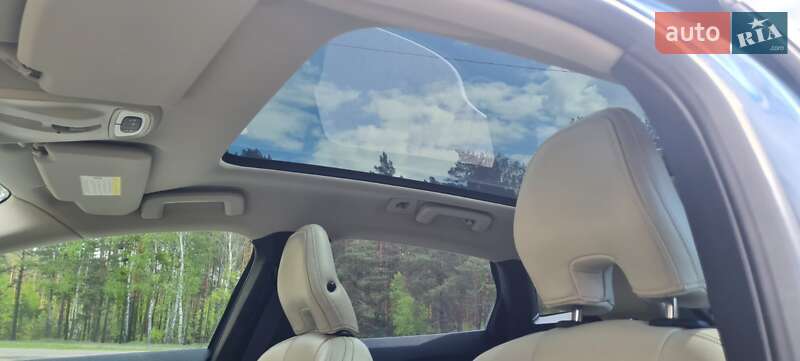 Хэтчбек Volvo V40 2013 в Маневичах