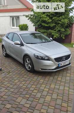 Volvo V40 2015