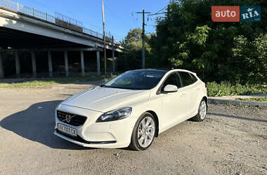 Хэтчбек Volvo V40 2012 в Полтаве