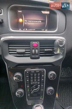 Хетчбек Volvo V40 2017 в Косові