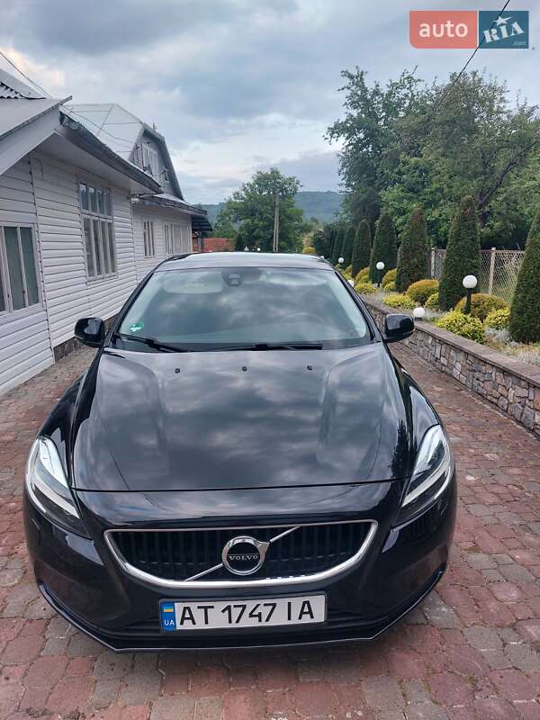 Хэтчбек Volvo V40 2017 в Косове