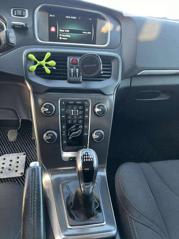 Хэтчбек Volvo V40 2014 в Киеве