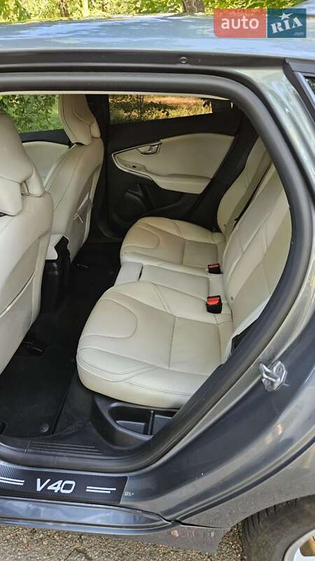 Хэтчбек Volvo V40 2017 в Черкассах