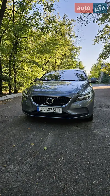Volvo V40 2017